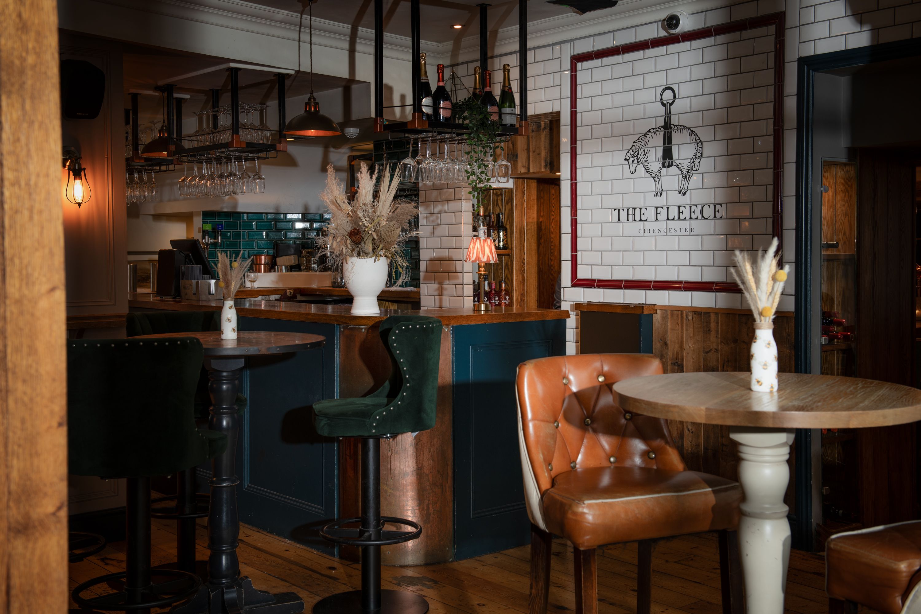 the bar area as you walk into the fleece